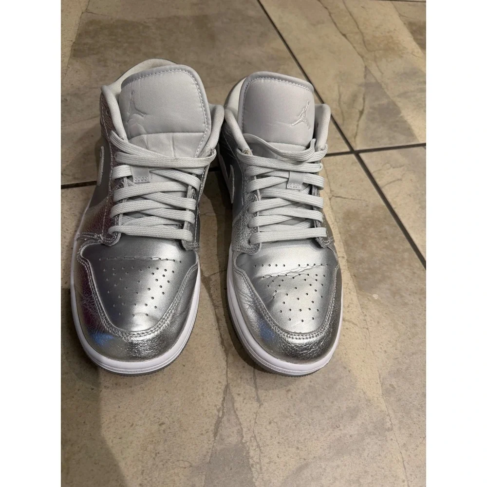 Nike Air Jordan 1 Low Chrome Metallic Silver FN5030-001 Mens 10.5